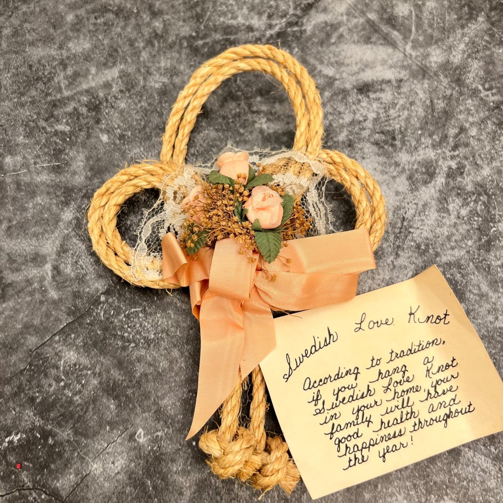 Vintage Swedish Love Knot | Cottage - Picture 3 of 5